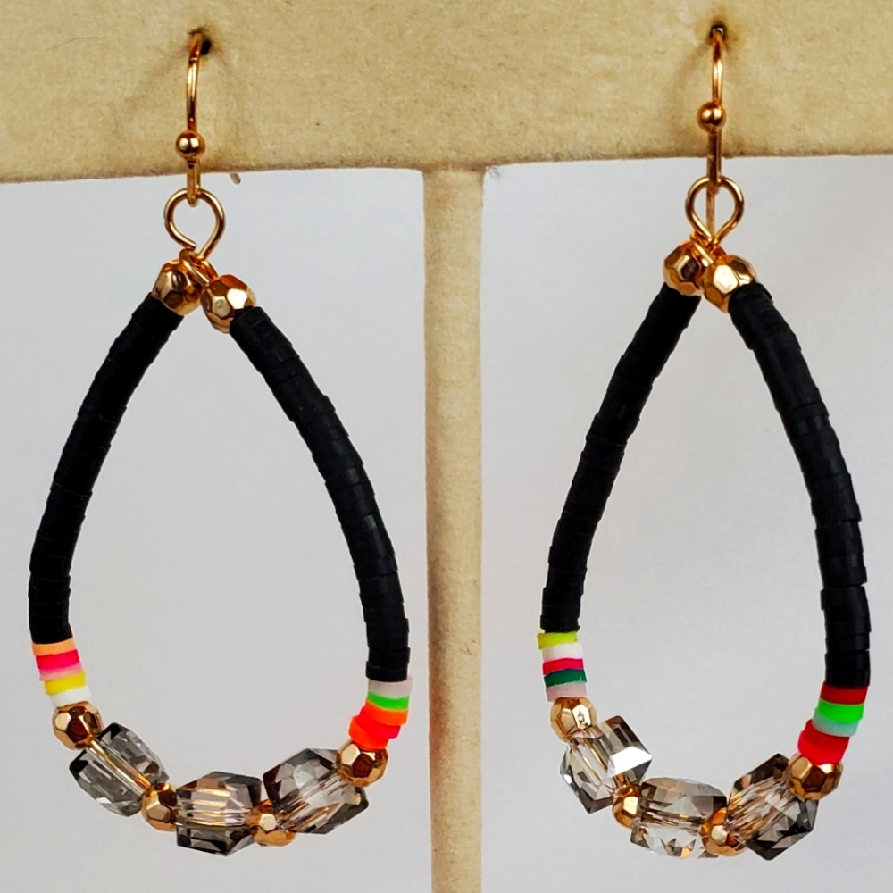 Teardrop shaped earrings black and neon beads